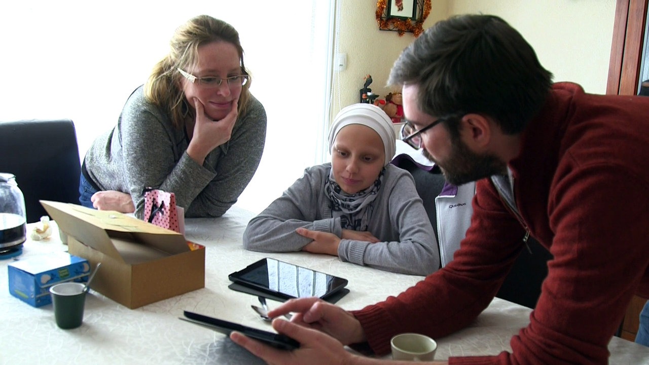 Ecole-numerique-mon-cartable-connecte-pour-que-les-enfants-hospitalises-gardent-le-lien-avec-leur-classe