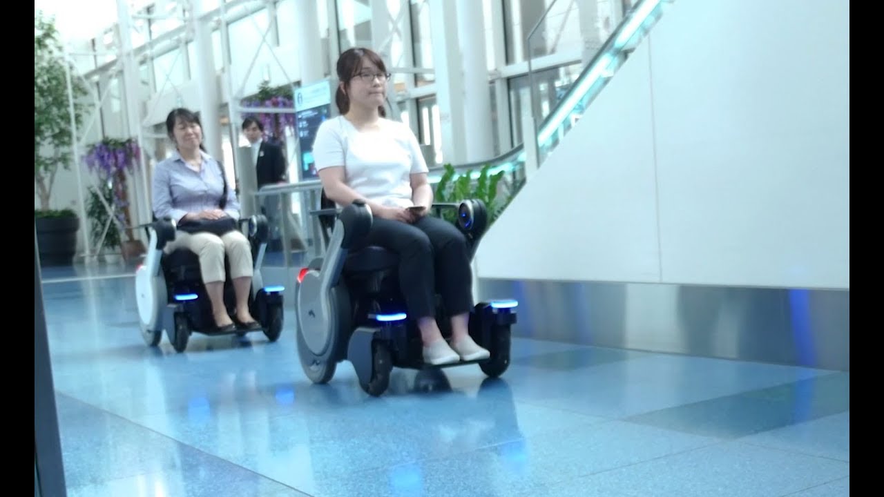 Robotic-Electric-Wheelchair-WHILL-NEXT-LinkRay-Signage-Hospitality-Solutions-at-Haneda-Airport