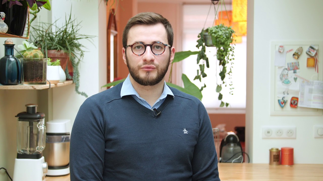 Visite-renovation-dune-maison-avec-un-effet-verriere